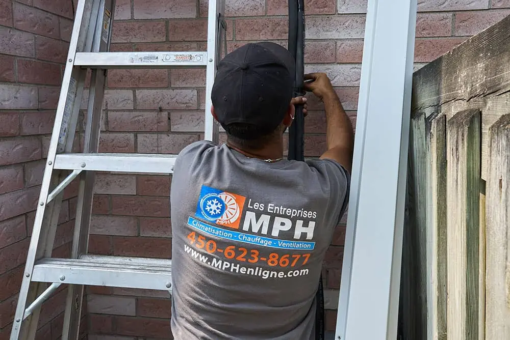 inspection-thermopompe Les techniciens des Entreprises MPH effectuent l’installation, l’entretien, les réparations et le nettoyage des thermopompes