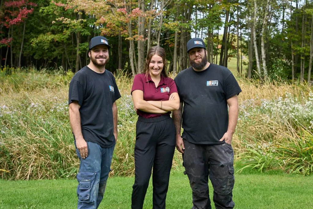 technicien-reparation-fournaise Experts des Entreprise MPH spécialisés en installation, entretien et réparation de fournaises, thermopompes et climatiseurs